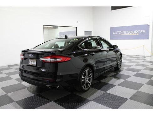 Used 2020 Ford Fusion Titanium image 4