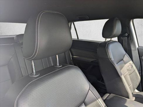 Used 2022 Volkswagen Atlas Cross Sport SE AWD/4WD image 18