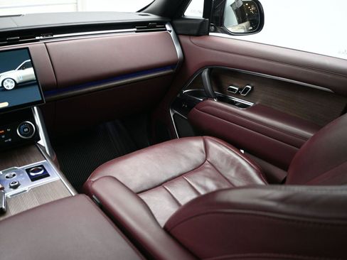 Used 2023 Land Rover Range Rover Long Wheelbase Autobiography image 19