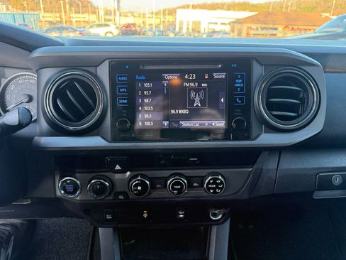 Used 2017 Toyota Tacoma SR5 image 10