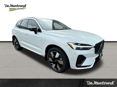 Used 2025 Volvo XC60 T8 Plus w/ Protection Package Premier image 8