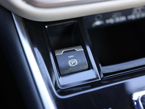 Used 2023 Subaru Legacy Limited image 27