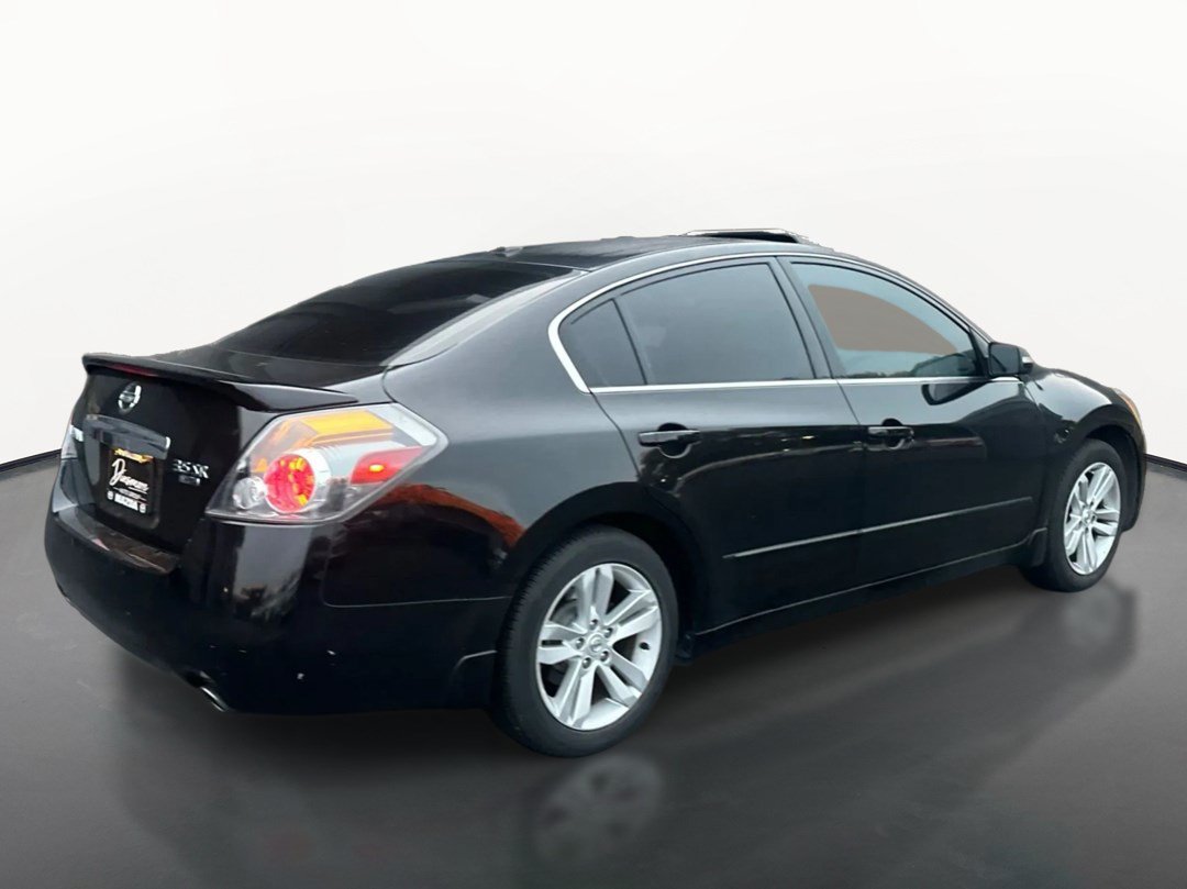 Used 2012 Nissan Altima 3.5 SR w/ Sport Pkg FWD image 3