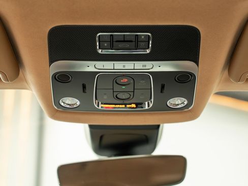 Used 2023 Bentley Flying Spur W12 image 31