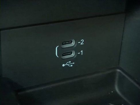 New 2026 Chrysler Pacifica Limited w/ Uconnect Theater Family Group FWD image 23