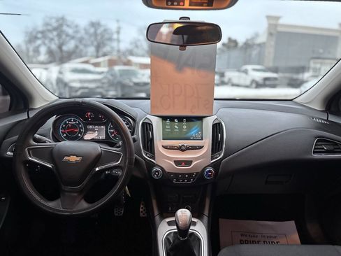 Used 2018 Chevrolet Cruze LS image 14