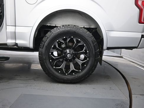 Used 2015 Ford F150 Platinum image 21