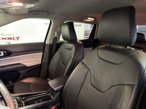 Used 2022 Jeep Compass Limited image 14