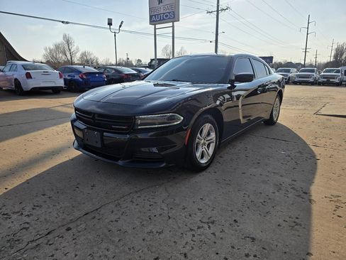 Used 2022 Dodge Charger SXT w/ Leather Interior Group image 3
