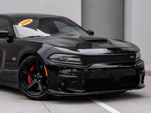 Used 2018 Dodge Charger SRT w/ Harman/Kardon Audio Group image 4