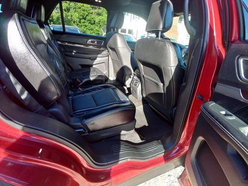 Used 2018 Ford Explorer Platinum AWD/4WD image 17