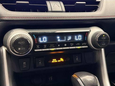 Used 2023 Toyota RAV4 SE image 10