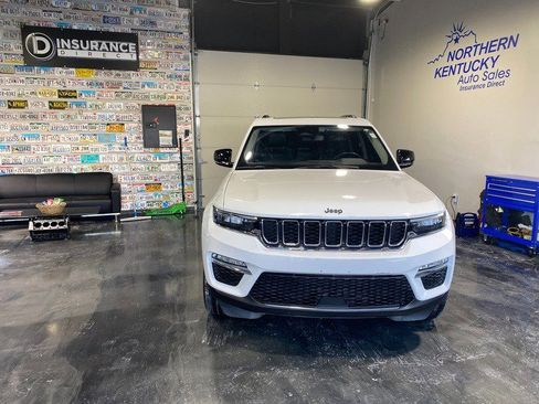 Used 2022 Jeep Grand Cherokee Limited image 2