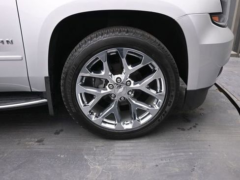 Used 2019 Chevrolet Suburban Premier AWD/4WD image 39