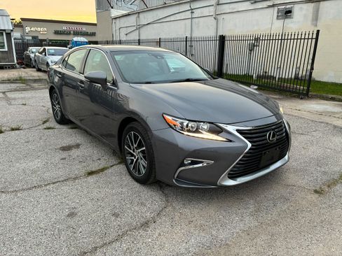 Used 2017 Lexus ES 350 w/ Navigation System Package FWD image 2
