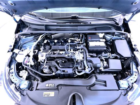 Used 2025 Toyota Corolla LE FWD image 11