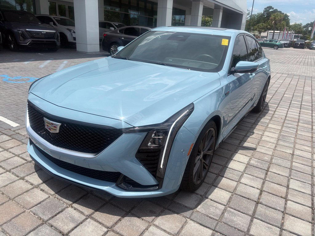 Used 2025 Cadillac CT5 V RWD image 3