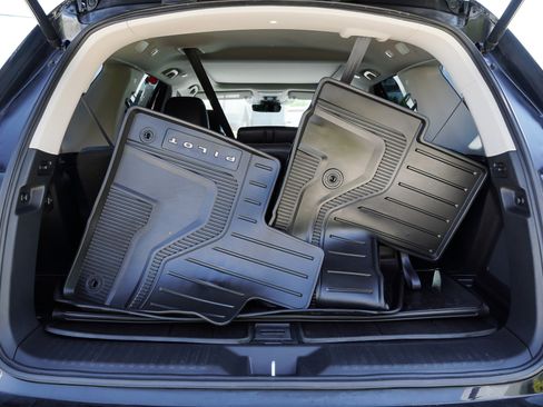 Used 2023 Honda Pilot Touring image 14