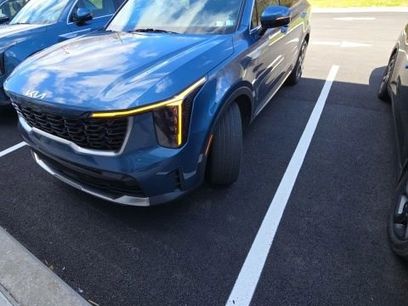 Certified 2025 Kia Sorento EX w/ EX Panoramic Sunroof Package