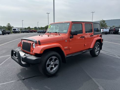 Used 2015 Jeep Wrangler Unlimited Sahara w/ Dual Top Group AWD/4WD image 3