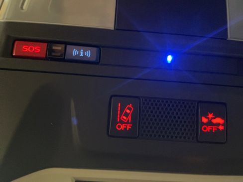 Used 2021 Subaru Crosstrek 2.0i Premium image 7