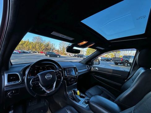 Used 2020 Jeep Grand Cherokee Limited image 32