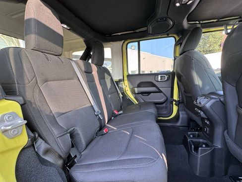 Certified 2022 Jeep Wrangler Unlimited Sahara w/ LED Lighting Group image 21