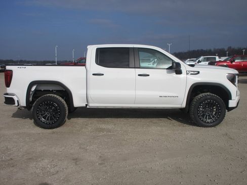 New 2026 GMC Sierra 1500 Pro image 3