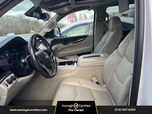 Used 2020 Cadillac Escalade Luxury image 11