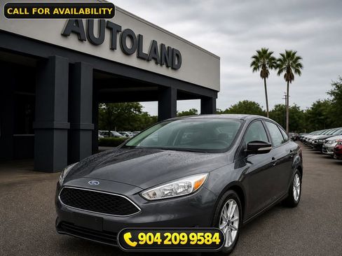 Used 2017 Ford Focus SE FWD image 1