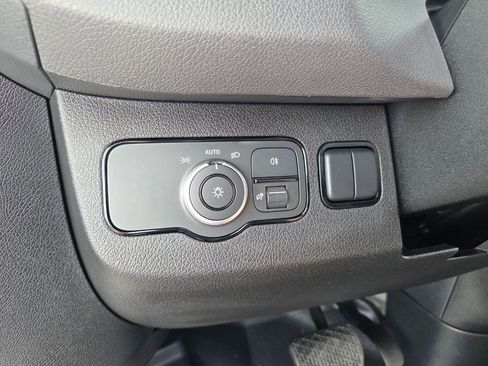 Used 2025 Mercedes-Benz Sprinter 2500 image 24