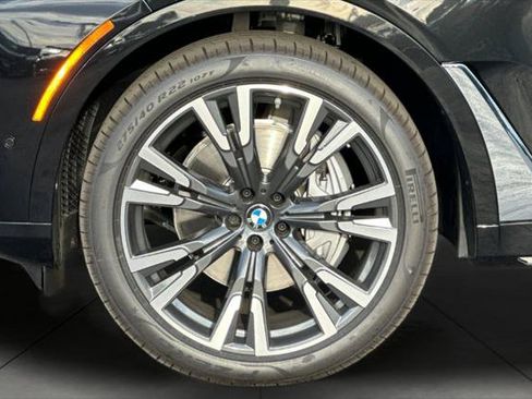 New 2026 BMW X7 xDrive40i w/ Premium Package image 27