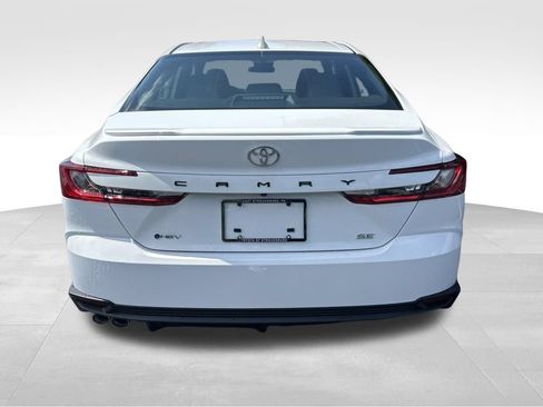 New 2026 Toyota Camry Hybrid FWD image 4