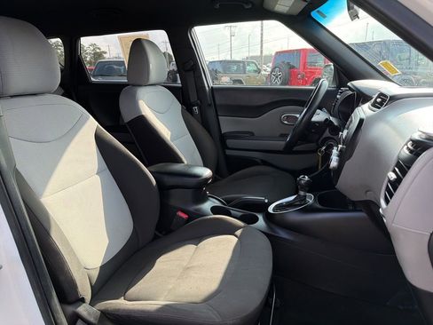 Used 2016 Kia Soul image 21
