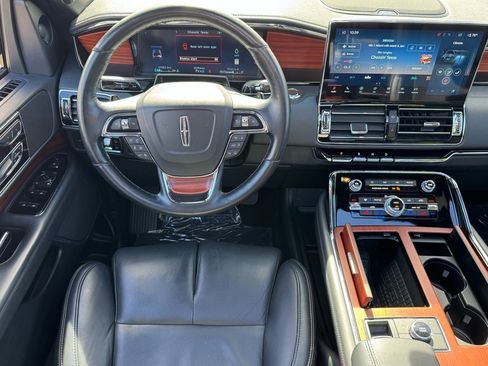 Used 2024 Lincoln Navigator Reserve image 15