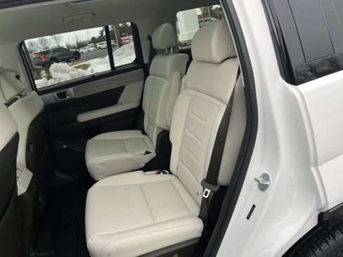 Used 2025 Hyundai Santa Fe Calligraphy image 25