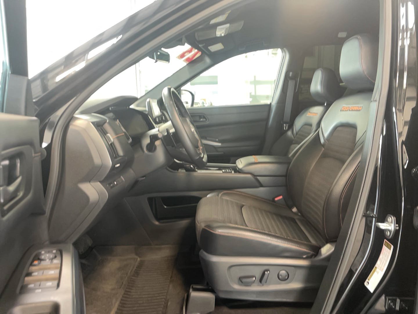 Used 2023 Nissan Pathfinder Rock Creek AWD/4WD image 6