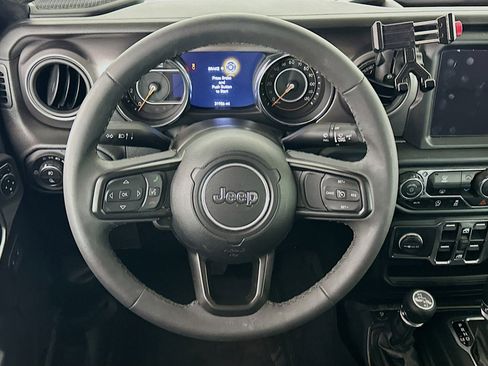 Used 2023 Jeep Gladiator Sport AWD/4WD image 18