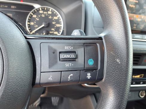 Used 2023 Nissan Rogue SV image 15