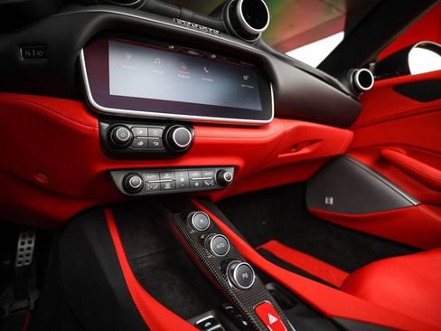 Certified 2019 Ferrari Portofino RWD image 39