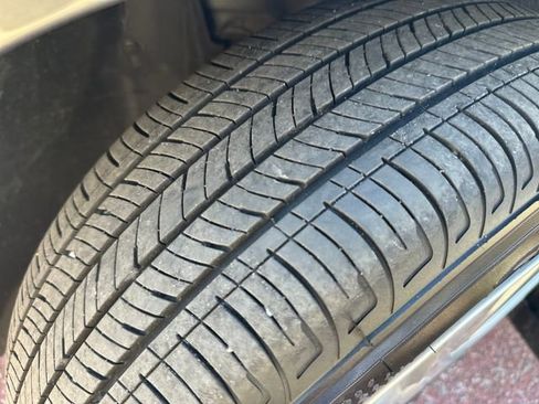 Used 2025 Nissan Versa S w/ Trunk Package image 26