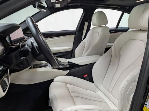 Used 2023 BMW 540i xDrive w/ M Sport Package image 15