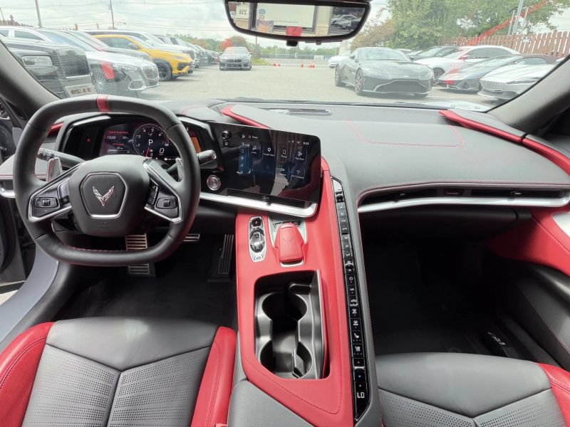Used 2024 Chevrolet Corvette Stingray Preferred Conv w/ Z51 Performance Package RWD image 17