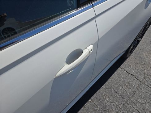 Used 2024 Nissan Altima 2.5 SR w/ SR Premium Package image 12