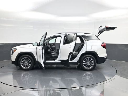 Used 2023 GMC Terrain SLT w/ Tech Package FWD image 58
