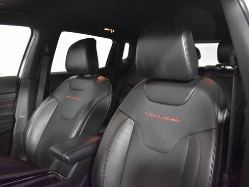 Used 2024 Jeep Compass Trailhawk image 10