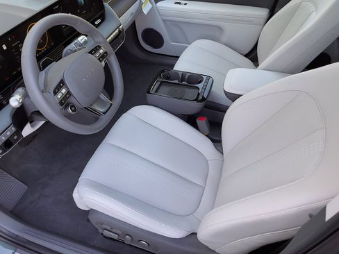 New 2026 Hyundai Ioniq 5 Limited image 12