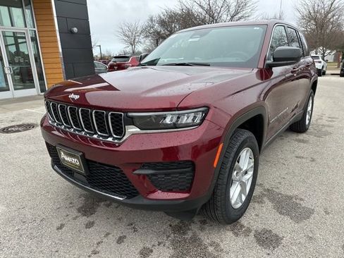 New 2026 Jeep Grand Cherokee Laredo AWD/4WD image 2