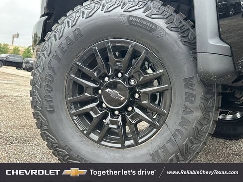New 2026 Chevrolet Silverado 2500 ZR2 AWD/4WD image 10
