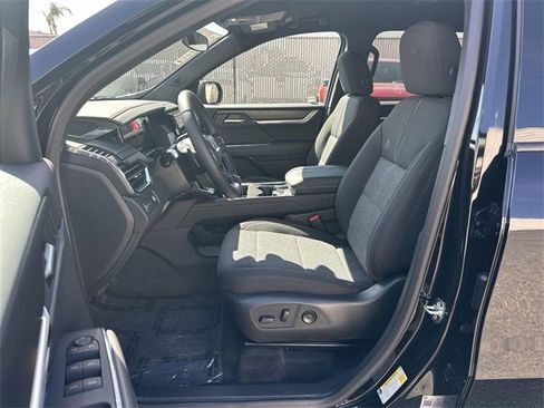 New 2025 GMC Acadia Elevation image 20